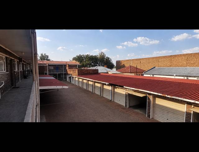 2 BEDROOM FLAT FOR SALE IN VEREENIGING CENTRAL